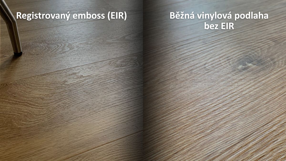 Makro povrchu s registrovaným embossem – reliéf přesně kopíruje suky a léta dřeva